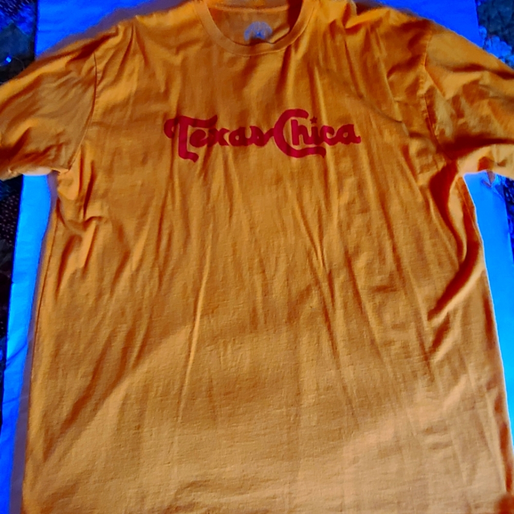 🦇2/$15 Woman's Plus Texas chic tshirt